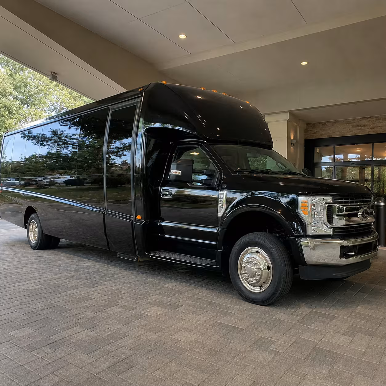 burbank 20 passenger minibus rental