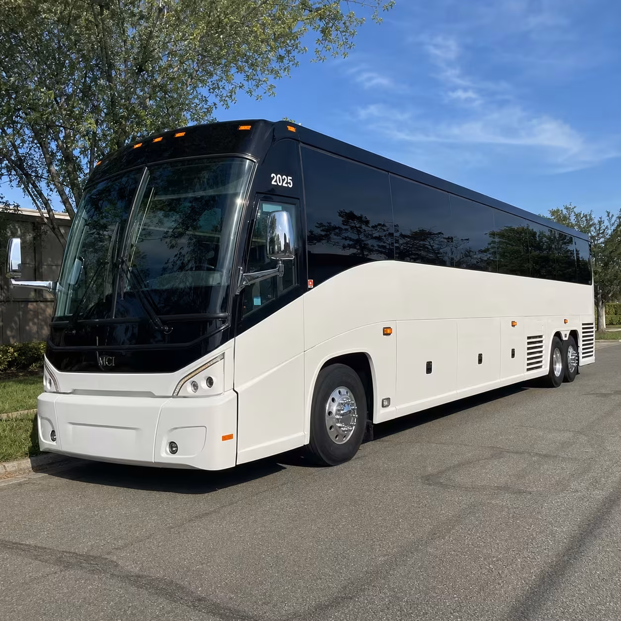 burbank charter bus rentals for bur airport and off site events